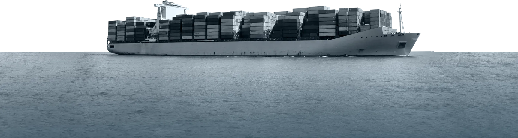 Buque de contenedores en el océano.